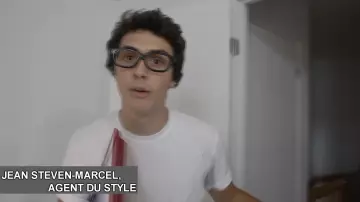 The white t-shirt Thomas Gauthier in the video I love tv!