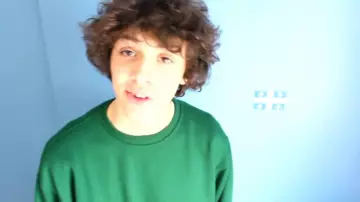 The t-shirt dark green worn by Thomas Gauthier in the YouTube video Thomas - What not to do during a first date