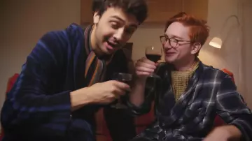 The glass ball Thomas Gauthier in the YouTube video to Watch reality tv ironically