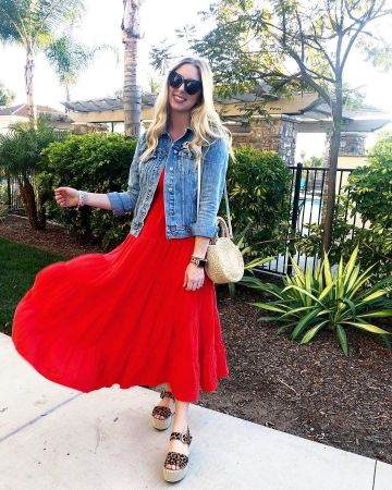 En difficulté la Veste en Jean de Kelssey Layton sur l'Instagram account @kelsslayt