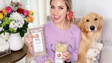 Suéter de punto púrpura usado por Kaitlyn Bristowe en The Bachelorette