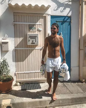 La paire de Nike x Off-White Waffle Racer portée par Math sur son compte Instagram @math_uwg