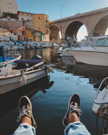 The sneakers Vans Old Skool Math on his account Instagram @math_uwg