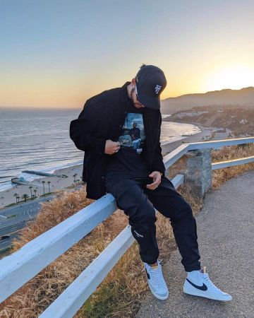 Sneakers Nike Blazer Mid 77 Vintage Charles on his account Instagram @charles_uwg