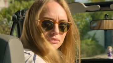 L'acétate de Lunettes de soleil Rondes porté par Zoe Walker (Laura Haddock) dans les Lignes Blanches de la Saison 1 Épisode 2