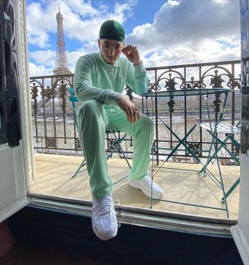 The polo Walk In Paris Theo Juice on his account Instagram @theojuice_