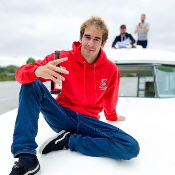 The sneakers Vans of Vodka on his account Instagram @vodkirl