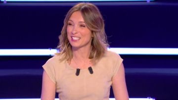 The coat in goat velour Isabelle Ithurburu in Canal Rugby Club the 17.05.2020