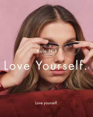 Les lunettes de vue Vogue Eyewear portées par Millie Bobby Brown sur son compte Instagram @milliebobbybrown