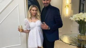 Nuage blanc, Manches Robe portée par Corinne Olympe dans Le Bachelor Saison de 24