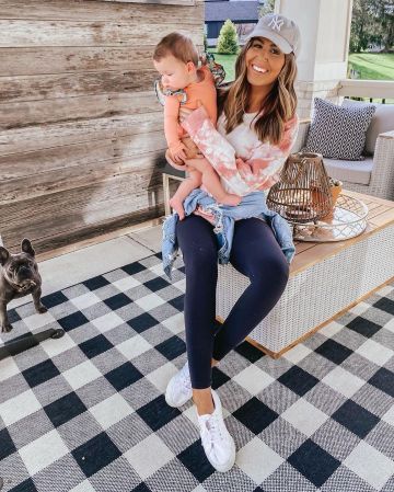 Superga Blanc Chaussure Plate-forme de Hollie Woodward sur l'Instagram account @holliewdwrd