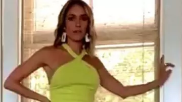 Green Hal­ter Dress worn by Kristin Cavallari in Very Cavallari