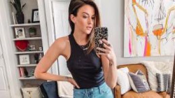 Noir Côtelé débardeur porté par Tia Stand dans Le Bachelor Saison de 24