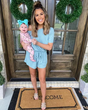 Bay Em­bell­ished Slide San­dal of Hollie Woodward on the Instagram account @holliewdwrd