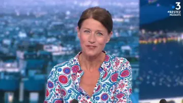 The printed shirt of Carole Gaessler in 19/20 Journal de France 3