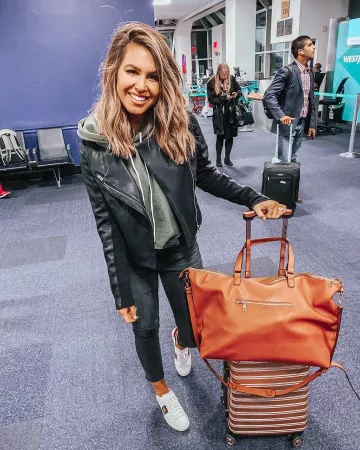 Gucci Sneakers de Hollie Woodward en la cuenta de Instagram @holliewdwrd