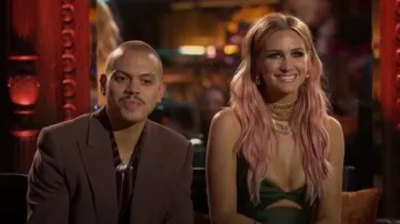 Rib­bon Chok­er Neck­lace Gold worn by Ashlee Simpson in The Bachelor Presents: Listen to Your Heart Season 1 Episode 5