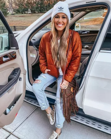 Femmes doudoune de Hollie Woodward sur l'Instagram account @holliewdwrd