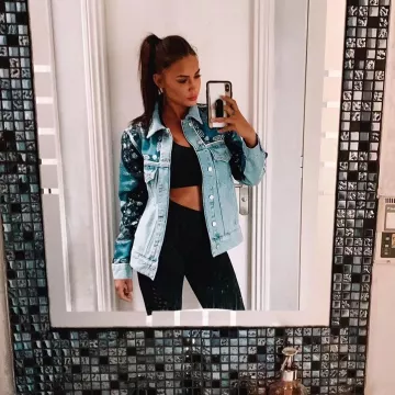 The jean jacket Sandro scope by Alix on his account Instagram @alix____dmx_