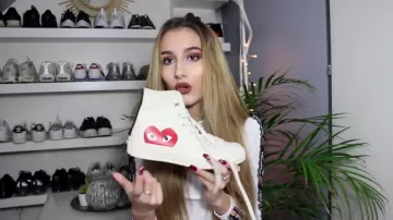 El par de Converse x Comme des garçons de Sweetness en el vídeo 800€ SHOPPING HAUL