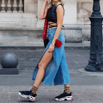 Les sneakers Balenciaga Triple S en noir portées par Tiffany sur son compte Instagram @tiffanyk 