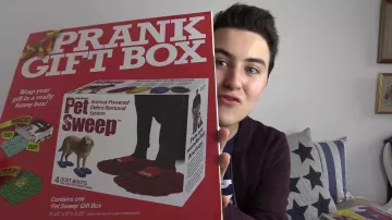 The Prank Box HugoPosay in his video TOP 10: FUNNY STUFF & AMAZING!!! - (Friday, True!)