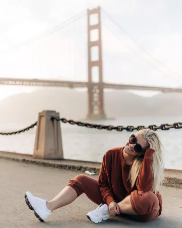 Le specs Gafas de sol de Kat Ensign en la cuenta de Instagram @katwalksf