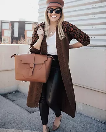 Rock­stud Bal­le­ri­na Flat of Kat Ensign on the Instagram account @katwalksf