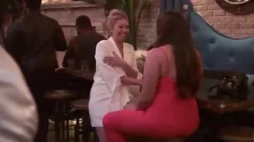 Blanc à Volants Blazer Robe portée par Stassi Schroeder dans Vanderpump Règles Saison 8 Épisode 20