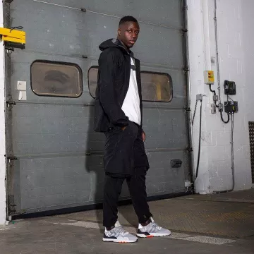 Zapatillas Adidas Nite Jogger usadas por Benjamin Mendy en su cuenta de Instagram @benmendy23