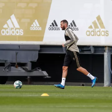 Le short noir du Real de Madrid porté par Karim Benzema sur son compte Instagram @karimbenzema