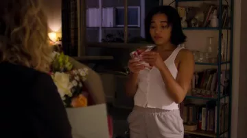 Le top blanc de Julie (Amandla Stenberg) dans The Eddy (S01E05)