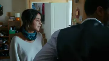 Bandana black Amira (Leïla Bekhti) in The Eddy (S01E04)