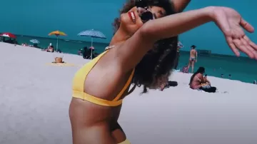 Sunglasses Ray-Ban round Léna Situations in the video 15 THINGS THAT MAKE ME HAPPY || Léna Situations