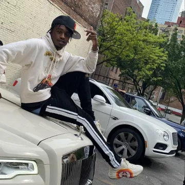 Gucci x Off-White Star Rython Sneakers usadas por Lil Tjay en su cuenta de Instagram @liltjay