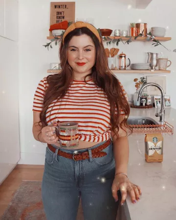 El jean vintage perfecto de Noelle Downing en la cuenta de Instagram @noelledowning
