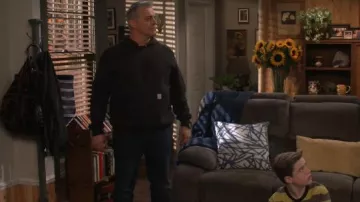 Poids moyen à Capuche Sweat-shirt porté par Adam Burns (Matt LeBlanc), dans l'Homme, avec un Plan à la Saison 4 Épisode 10