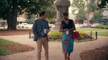 Turquoise Floral Jupe portée par Helen Decatur (Heather Headley) dans Sweet Magnolias eason 1 Épisode 2