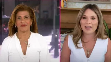 Ver por chloe Tie-Neck Long-Sleeves A-Line Dress usado por Hoda Kotb en Today May 20, 2020