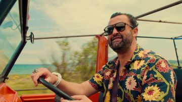 Les lunettes de soleil portées par Marcus (Daniel Mays) dans des Lignes Blanches (Saison 1)