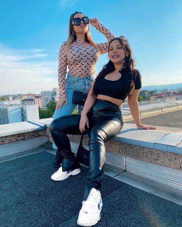 The top Marine Emissions carried by Shexlau on the account Instagram of @house_of_rbb