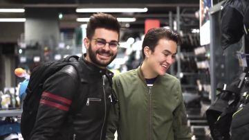 The bomber jacket bomber khaki worn by HugoPosay in the video SAY YES TO EVERYTHING FOR 24 hours (Yes Man Challenge #2 feat. HUGOPOSAY)