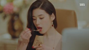 Pendientes colgantes Boucheron de Koo Seo Ryeong (Jung Eun-chae) en The King: Youngwonui Gunjoo (S01E07)