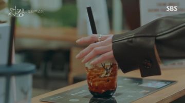 Anillo Boucheron de Koo Seo Ryeong (Jung Eun-chae) en The King: Youngwonui Gunjoo (S01E12)
