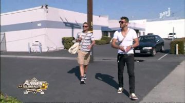 Les baskets or et lacets blanc de Samir Benzema dans Les Anges de la télé-réalité 5