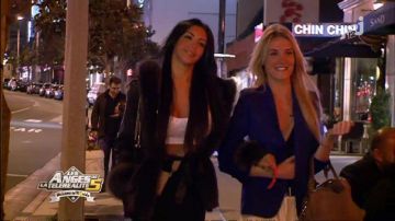 Le sac à main marron en cuir de Marie Garet dans Les Anges de la télé-réalité 5