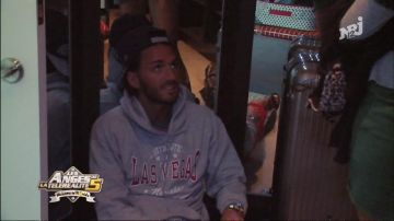 Le sweatshirt à capuche gris Las Vegas de Thomas Vergara dans Les Anges de la télé-réalité 5