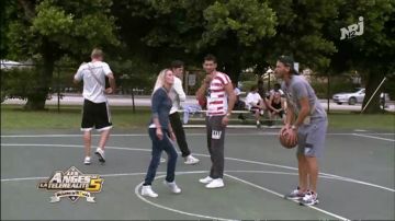 Le jogging gris foncé de Samir Benzema dans Les Anges de la télé-réalité 5