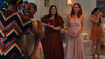 Rose Robe à fleurs portées par Maddie Townsend (JoAnna Garcia) dans Sweet Magnolias Saison 1 Épisode 5