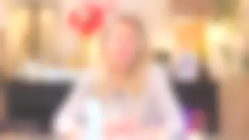 El jersey 'Genius' que lleva Agathe Lecaron en La maison des maternelles